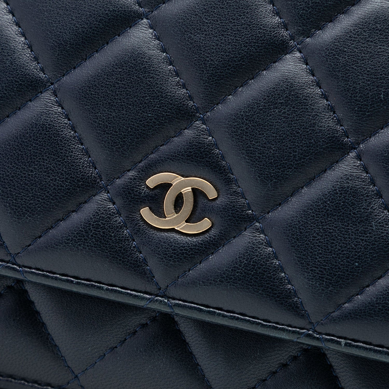 Wallet On Chain CC Quilted Lambskin Blue